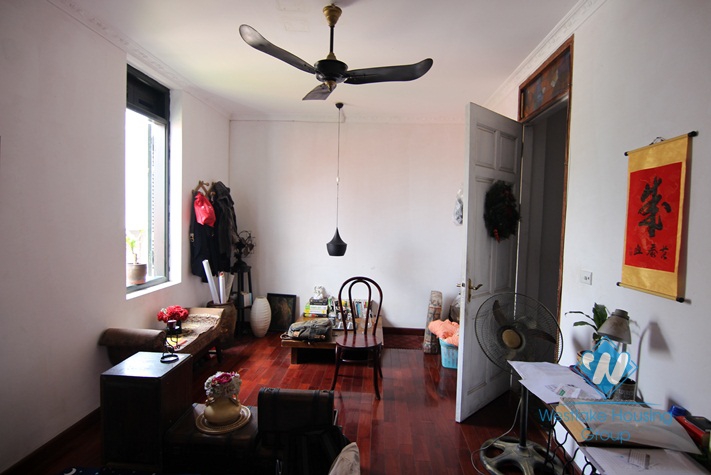 Lakeside colonial villa with lots of characters for rent in Tay Ho